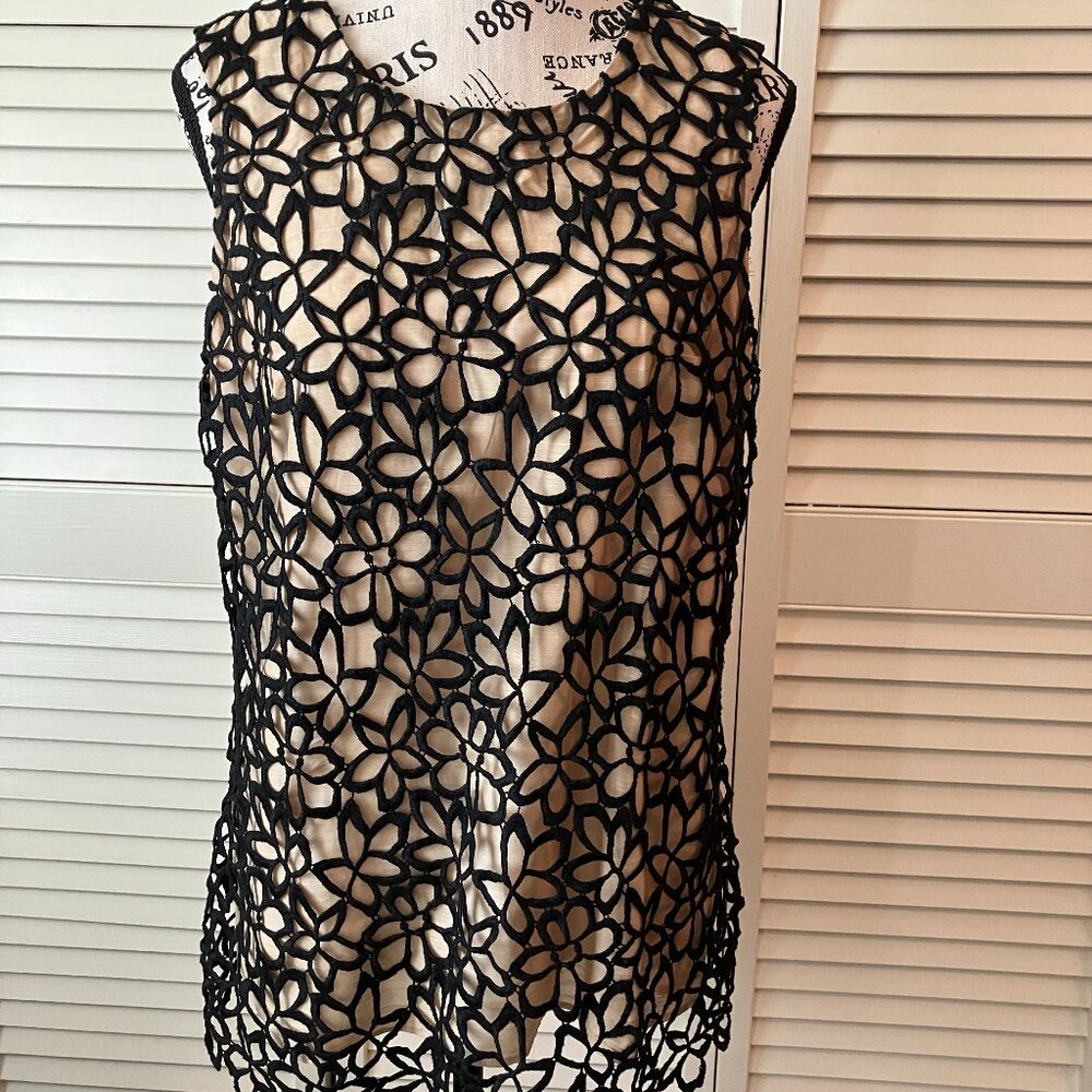 Sleeveless Black Lace  Blouse Lela Rose